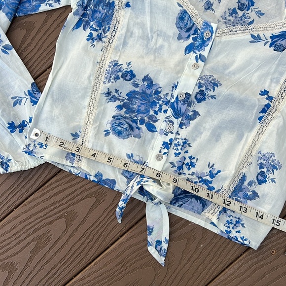 wild fable White and Blue Floral Tie-Front Blouse - Picture 8 of 9